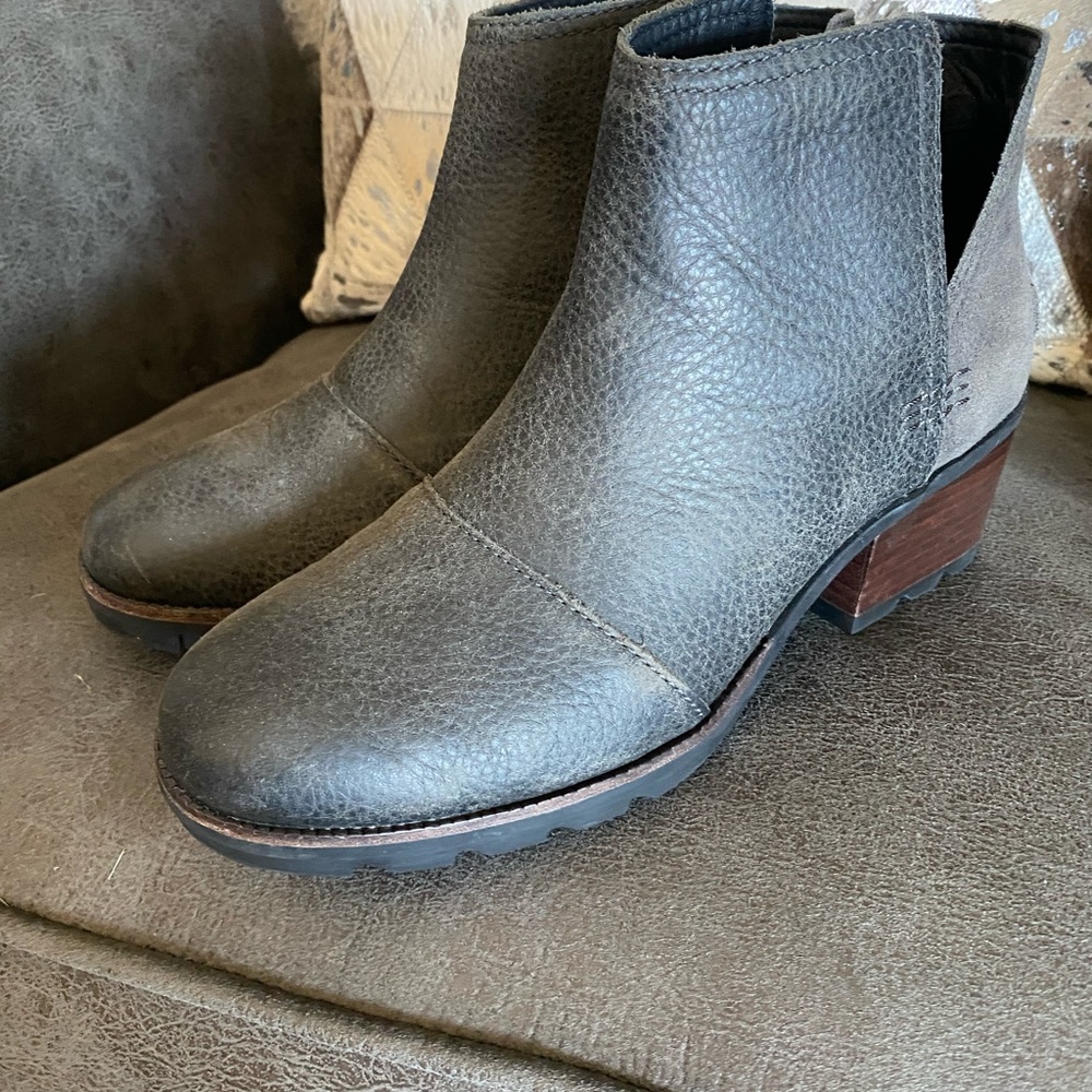 Sorel boots, like new